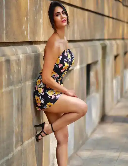 call girl photos near goa