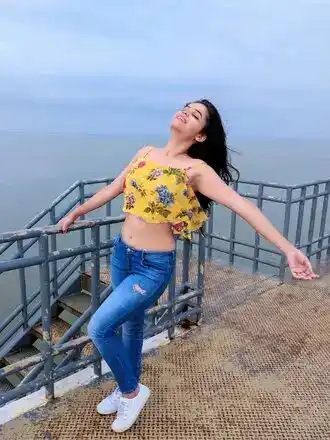 Priya 23 year call girl goa